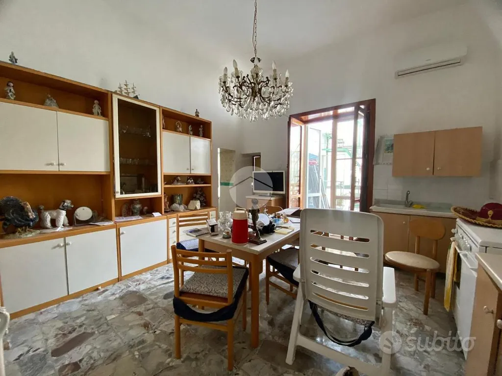 Salle à manger - 3-Room Apartment with Balcony in Naples