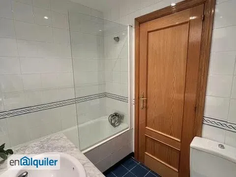 Salles de bain - Modern Flat with Balcony in Delicias, Madrid