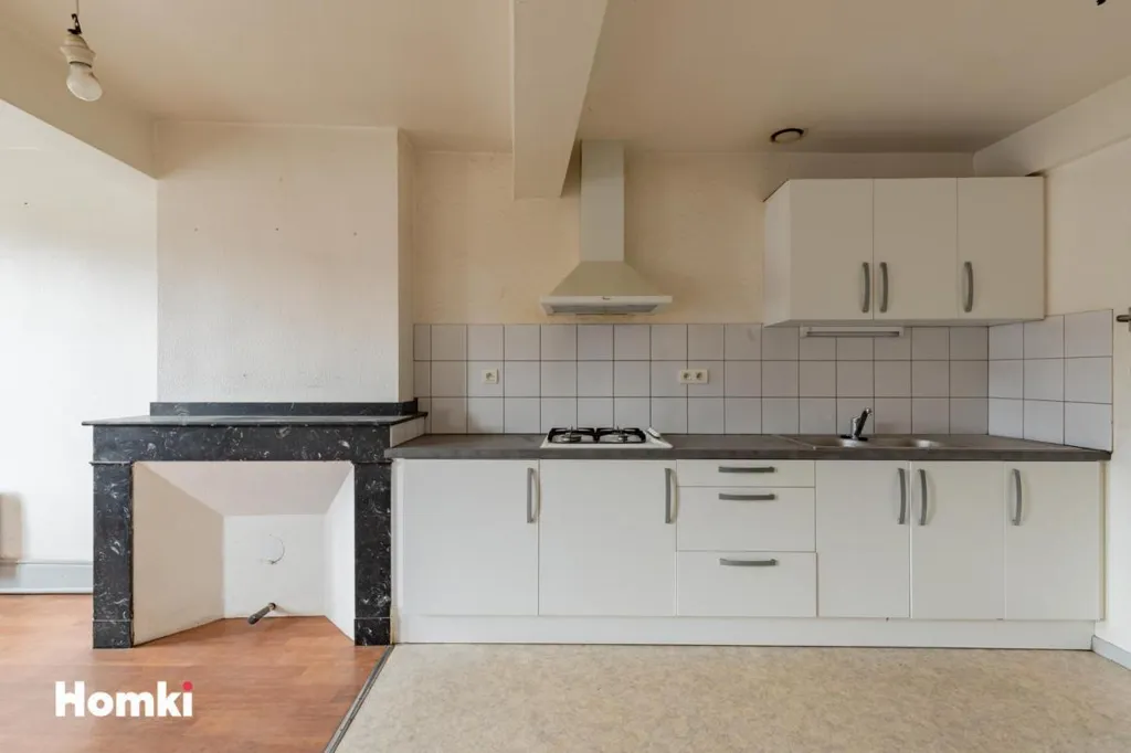 Cuisine - Maison de Ville Polyvalente à Proximité Idéale