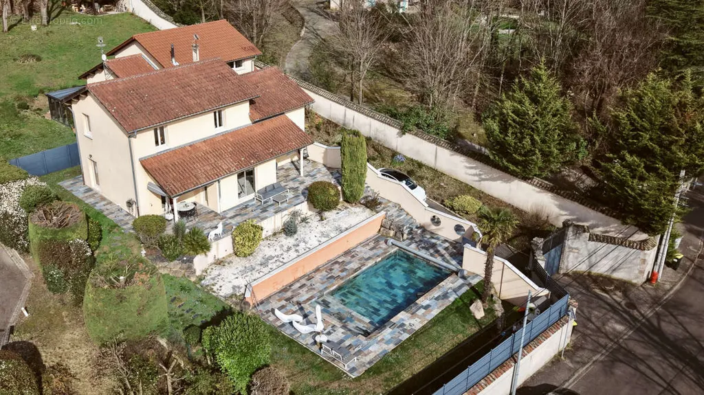 Õhuvaade - Villa with Private Apartment near Lyon Centre