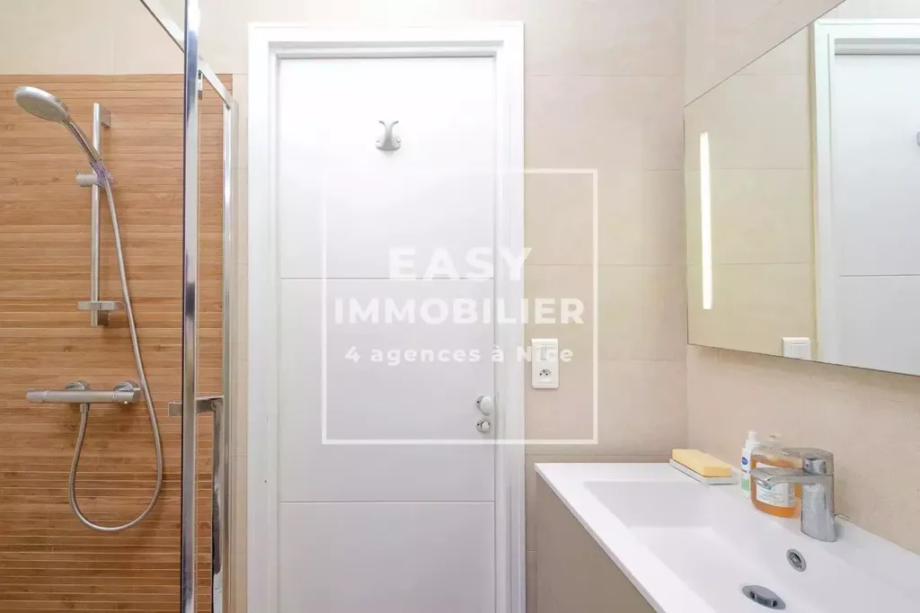 Bathrooms - Luxury Flat with Triple Exposure in Nice City Centre