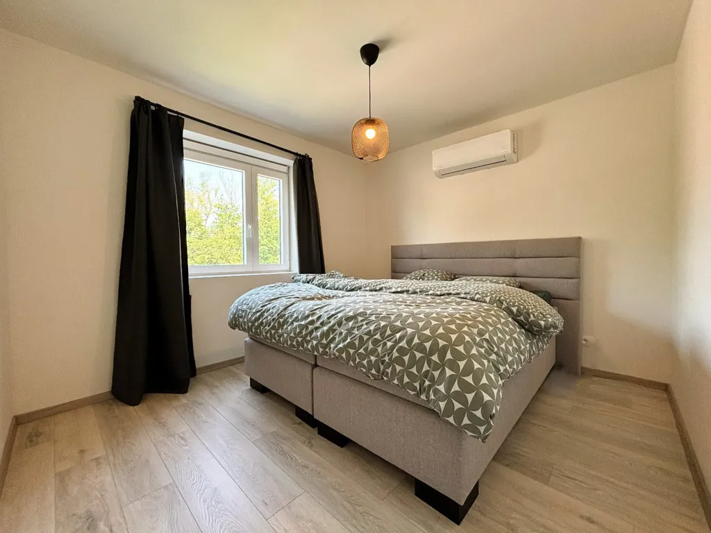 Bedrooms - Modern Open-Plan House with Garden in Berlare