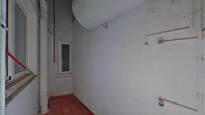 Aed - Flat with Parquet Floors in Esplugues de Llobregat