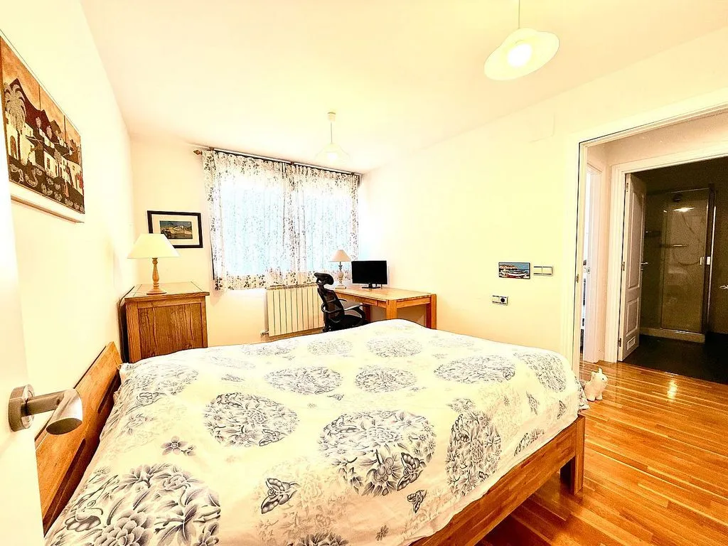 Bedrooms - Terraced Semi-Detached House in Aranguren