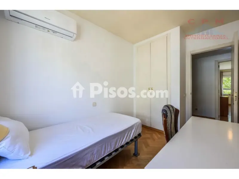 Magamistoad - Furnished Apartment with Pool in Adelfas