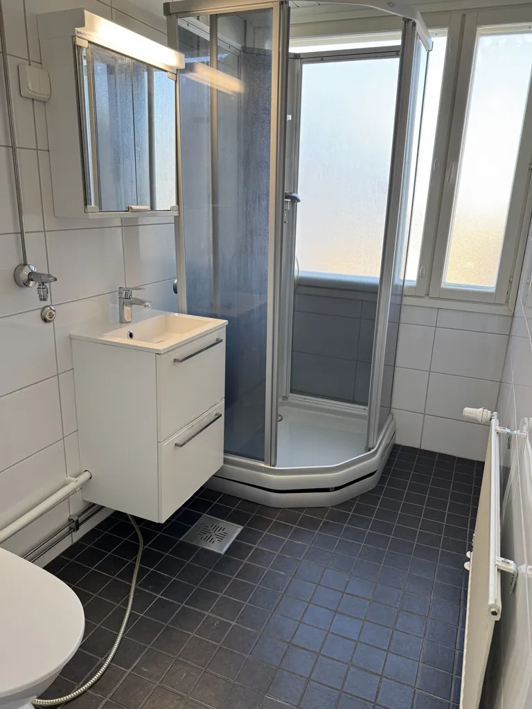 Vannitoad - Modernised Apartment with Balcony in Tornio
