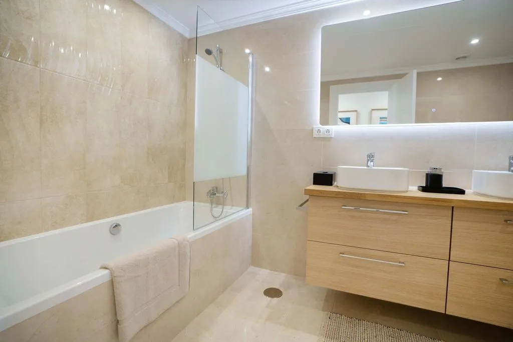 Vannitoad - Penthouse with Golf Course Views in Marbella