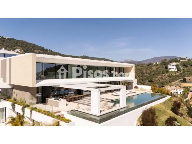 Piscine - Contemporary Villa with Infinity Pool in El Madroñal