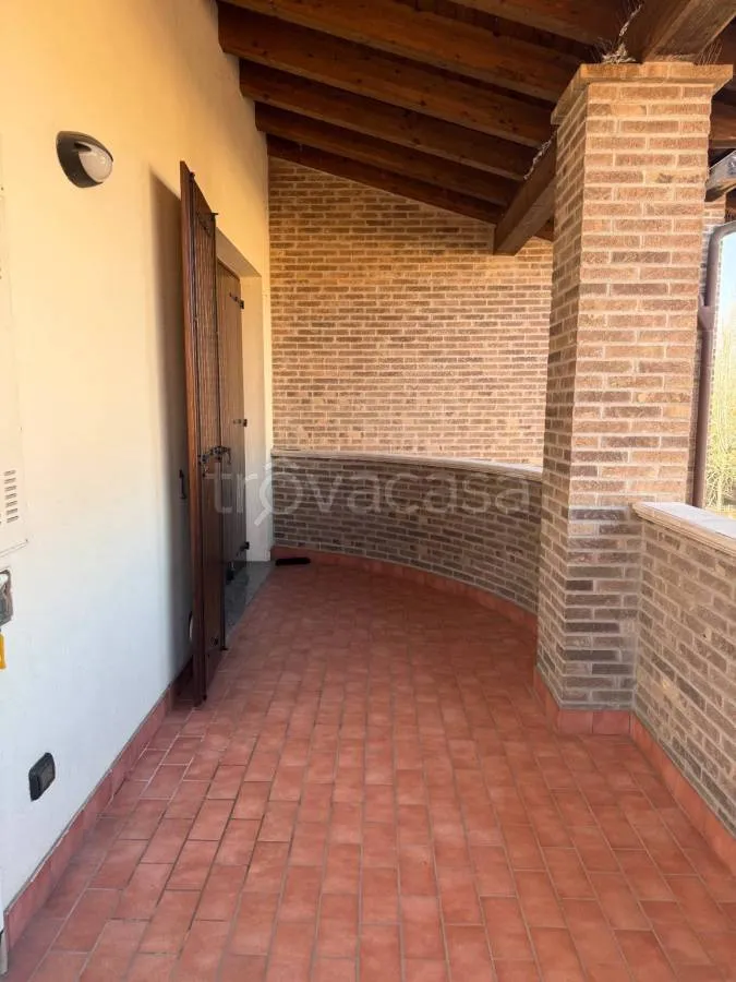 Terrasse - Elegant Apartment with Garage in Cento