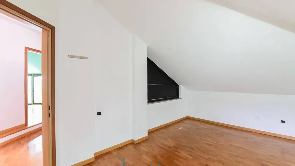 Toad - Semi-detached House with Garden in Giussano