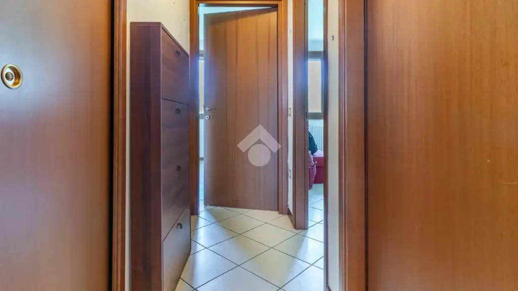 Entrée - Trilocale with Balcony in Ferrara