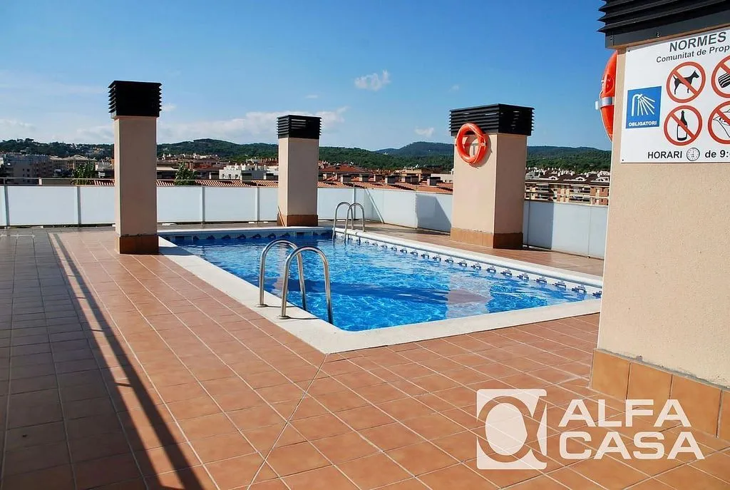 Piscine - Apartment with Pool near Fenals Beach
