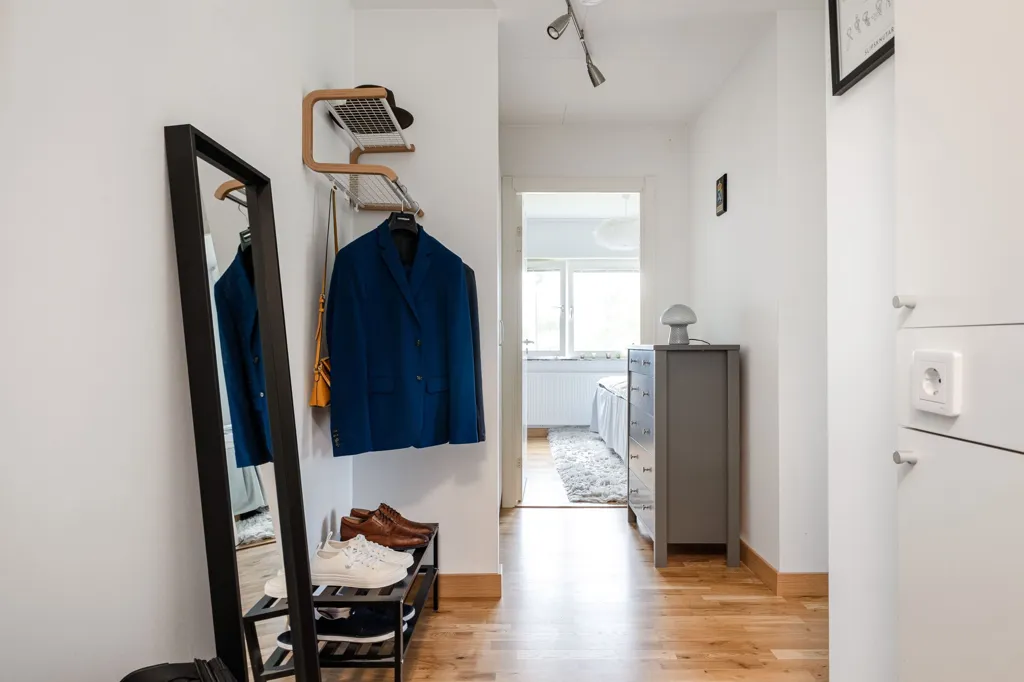 Entrée - Bright Two-Bedroom with Balcony in Åkersberg