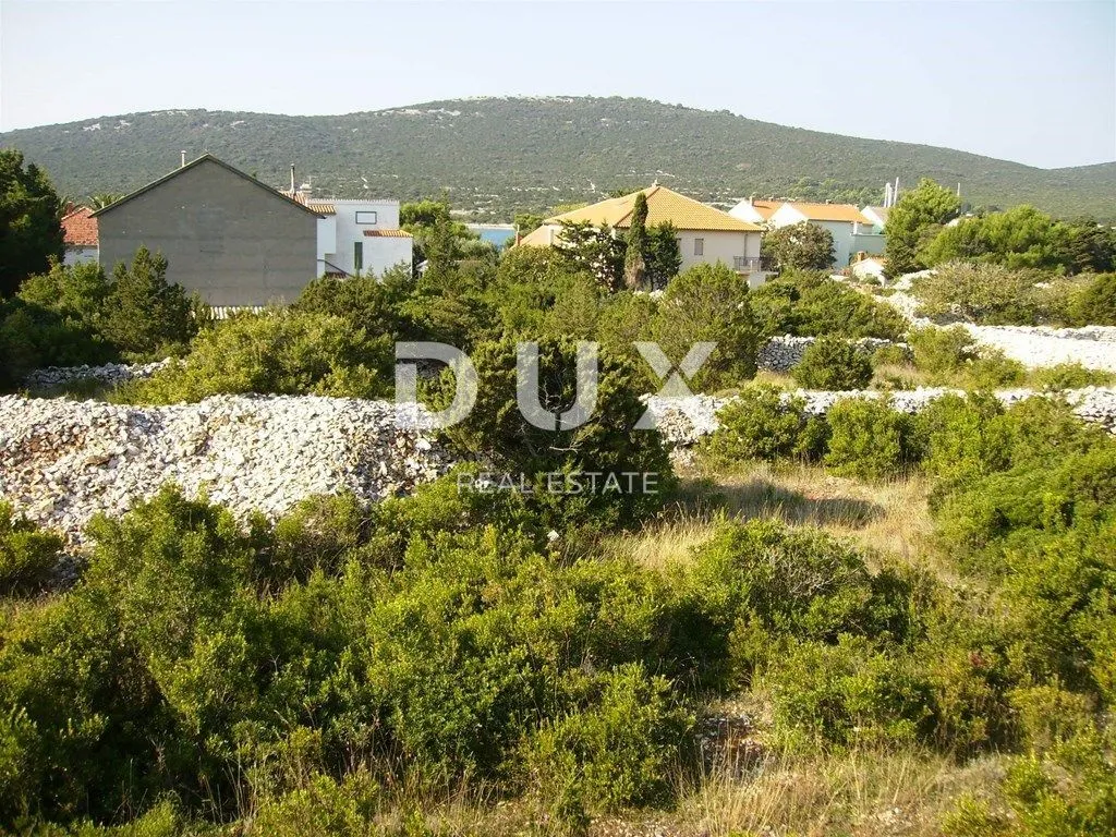 Jardin - Buildable Land with Sea Access on Island Ist