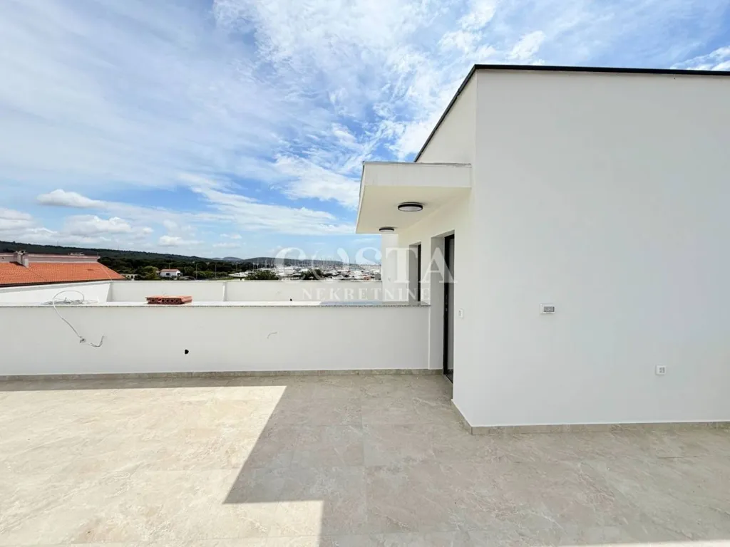 Terrass - Penthouse with Sea View in Bibinje