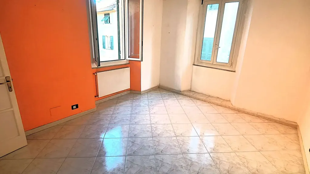 Toad - Spacious Apartment with Central Location in Campomorone