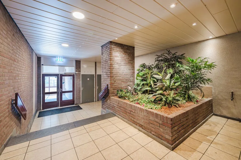 Ingresso - Maisonette with Garden Access in Vlaardingen