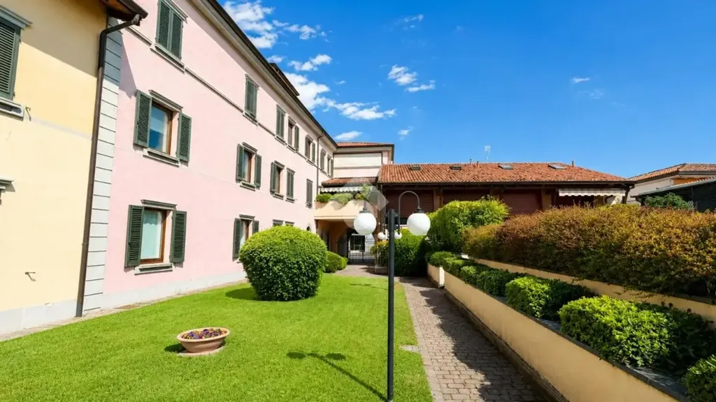 Giardino - Apartment with Terrace in Brescia