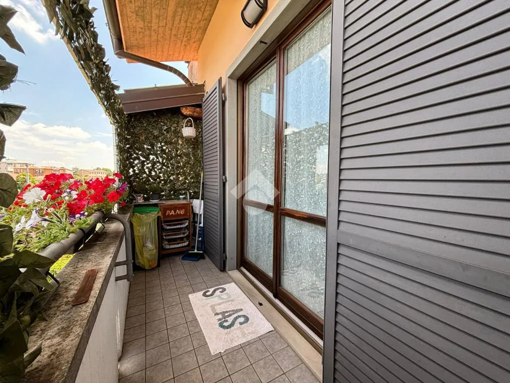 Balcon - Three-Bedroom Apartment with Private Courtyard in Rivolta d'Adda