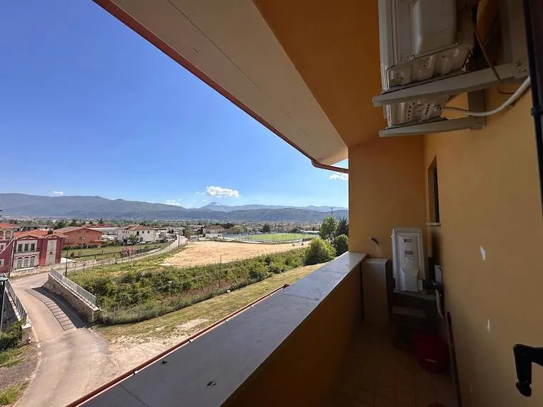 Rõdu - Twin-Storey Apartment with Balcony in Avezzano
