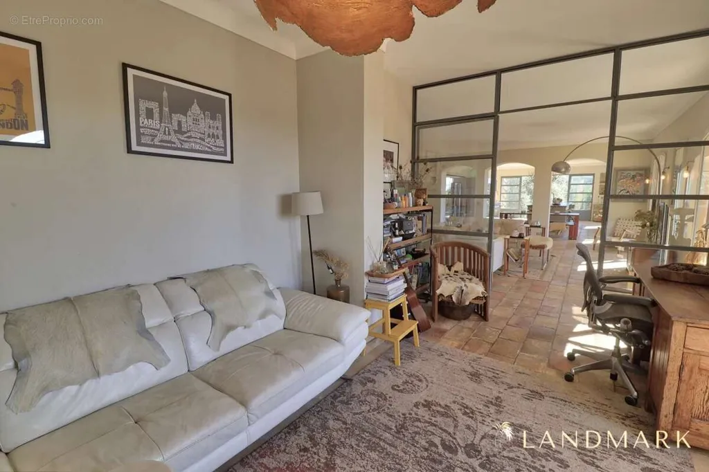 Séjour - Bastide Élégante avec Piscine à Cabris