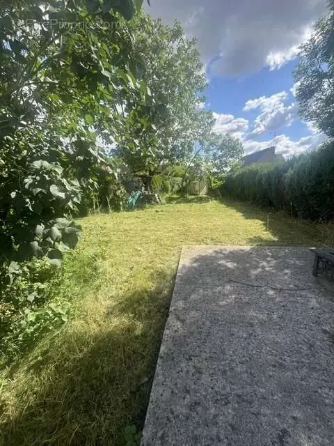 Aed - Functional 4-Piece House with Garden in 90,800 EUR Zone