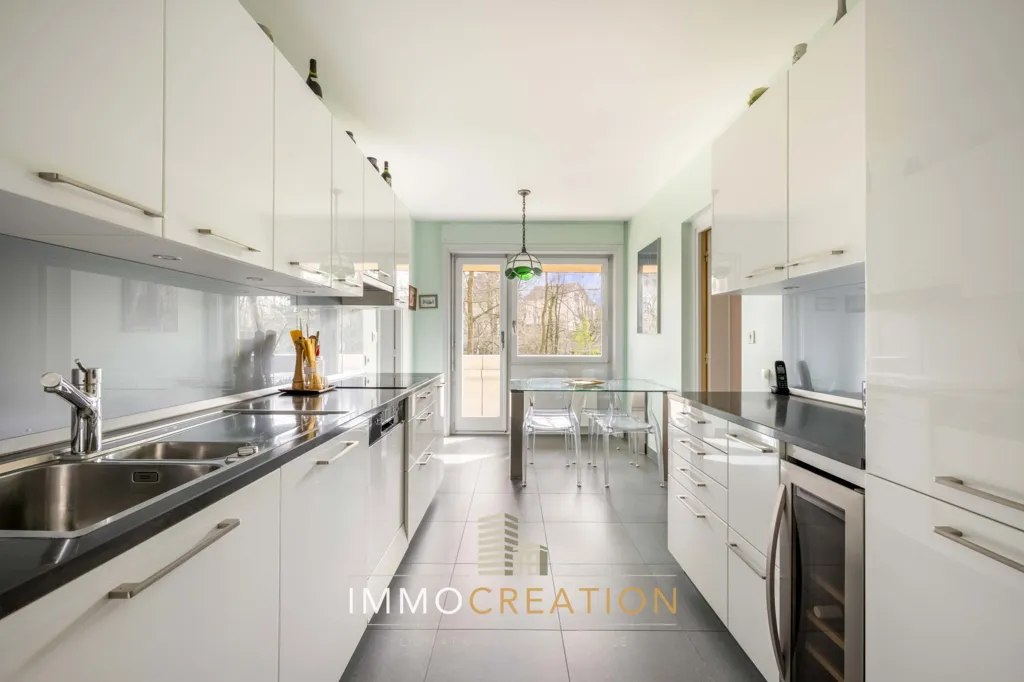 Cuisine - Appartement Luxe avec Terrasse Sud à Écully