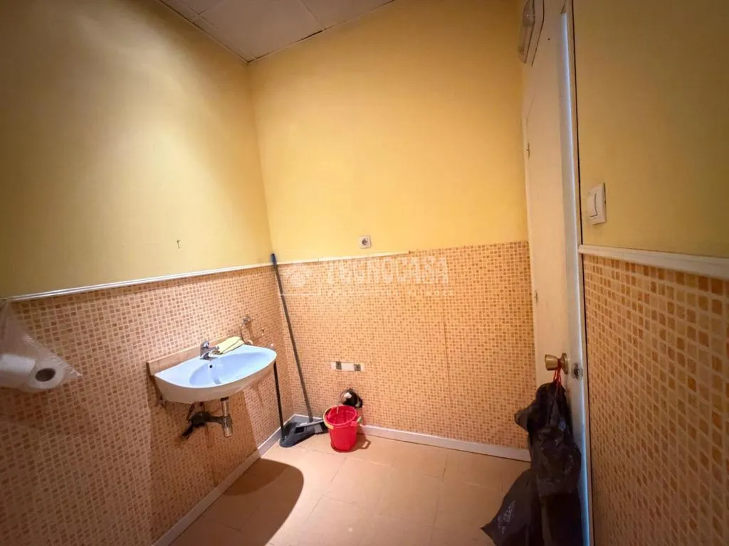 Vannitoad - Commercial Space in Cerro Amate, Sevilla