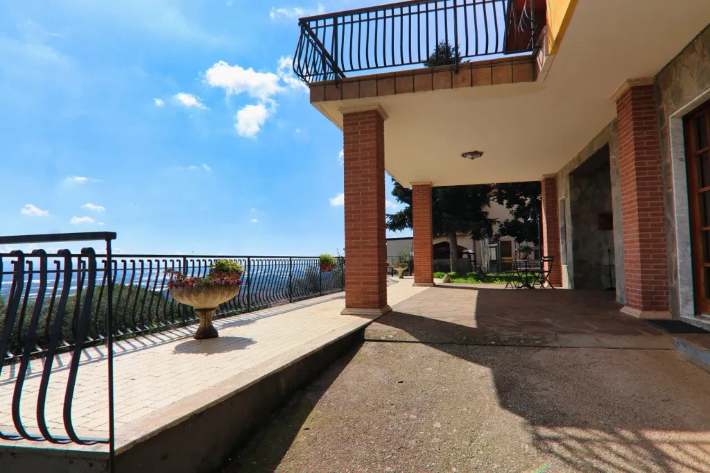 Terrass - Hilltop Villa with Panoramic Views in Eboli