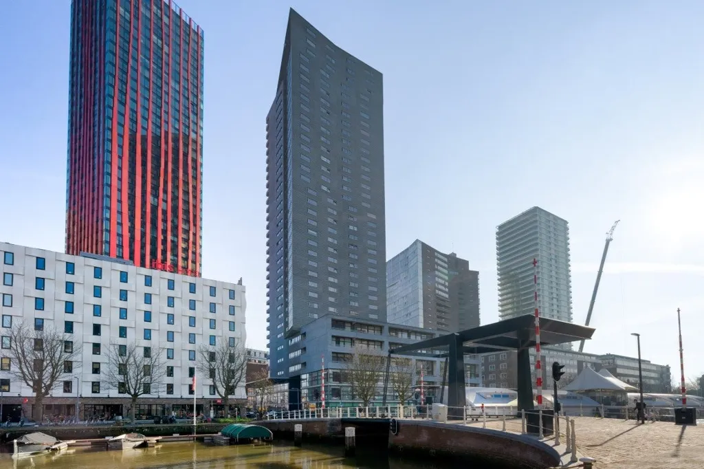 Välivaade - 3-Bedroom Gallery Flat with City View in Rotterdam