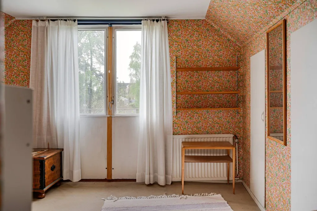 Magamistoad - Villa with Development Potential in Snättringe