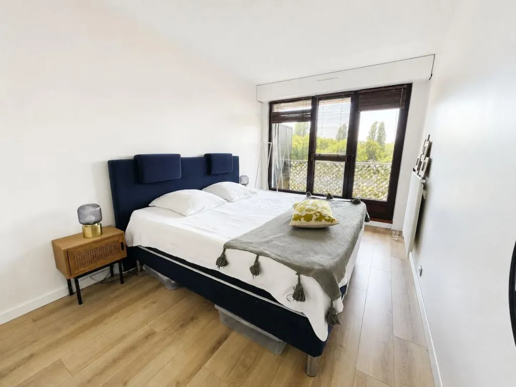 Chambres - Appartement Rénové avec Vue sur Marne à Paris