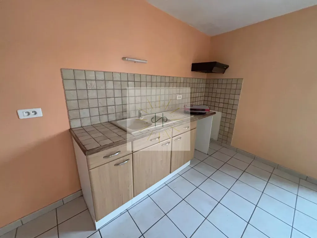 Cuisine - Ensemble Immobilier avec Jardin à Montélimar