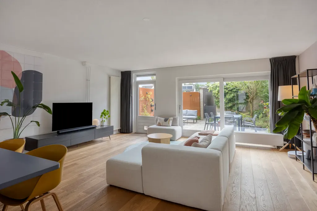 Elutuba - Spacious End-Terrace House with Garden in Capelle