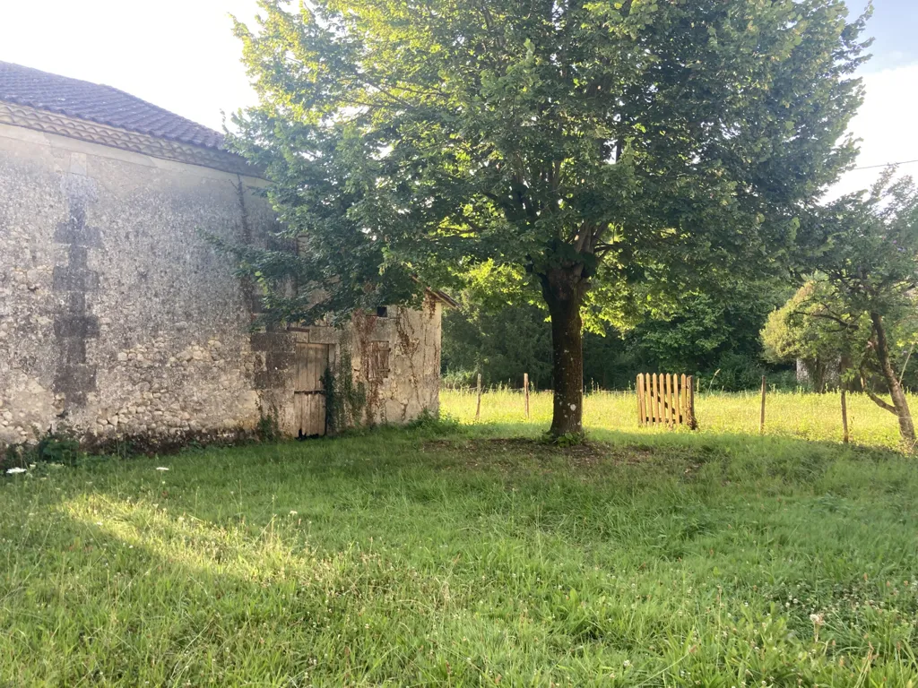 Aed - Restoration Project with Barn in Saint-Méard-de-Drône