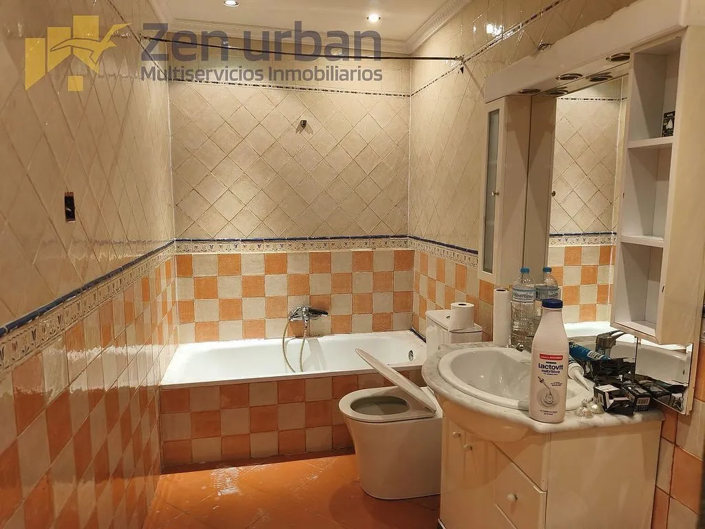 Vannitoad - Semi-Detached House with Terrace in Escalona