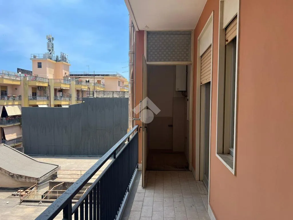 Rõdu - Modernised Apartment with Balcony in Giarre