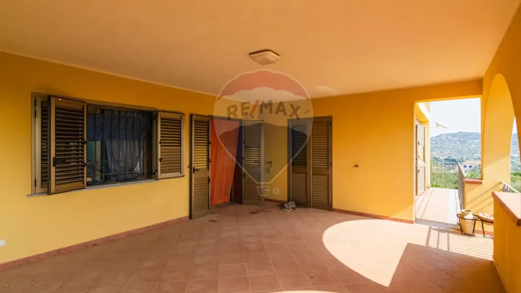 Terrasse - Bifamiliar Villa with Garden in Caltanissetta