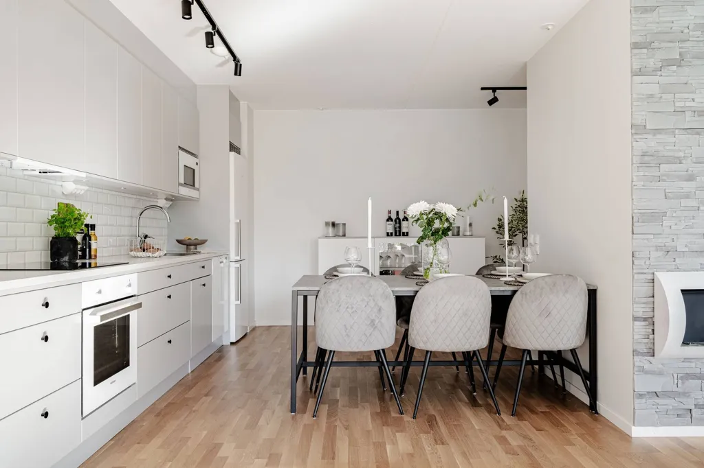 Dining Room - Modern Flat with Balcony in Mariastaden, Helsingborg