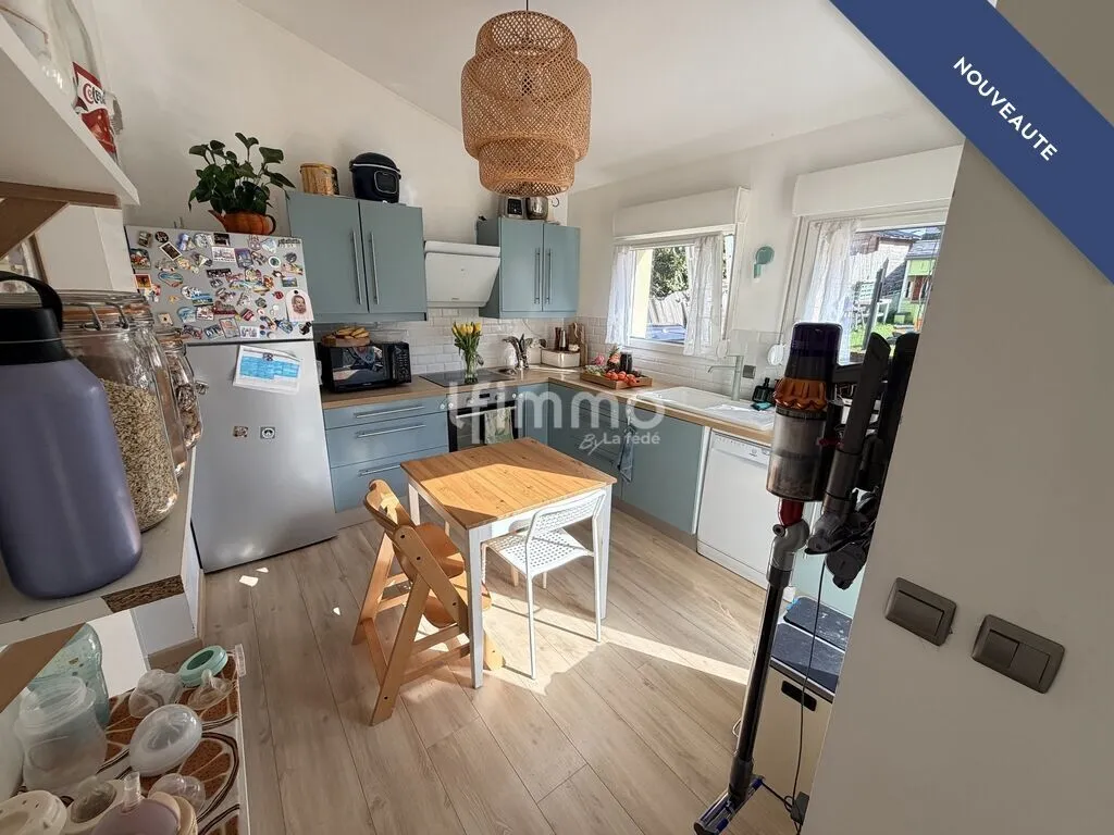 Cuisine - Maison avec Terrasse à Helstroff