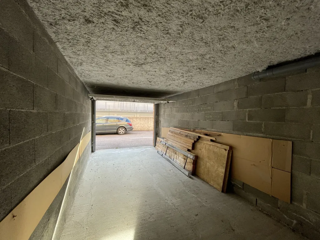 Garage - Duplex avec Garage Privatif à Perpignan Sud