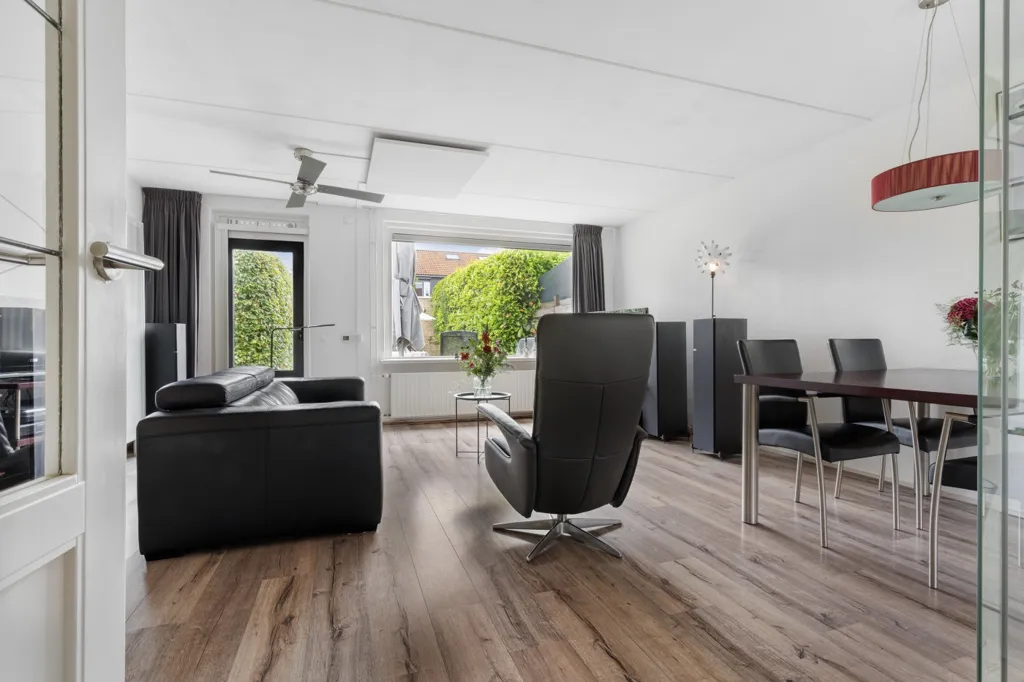 Séjour - Corner House with Garden in Westervoort