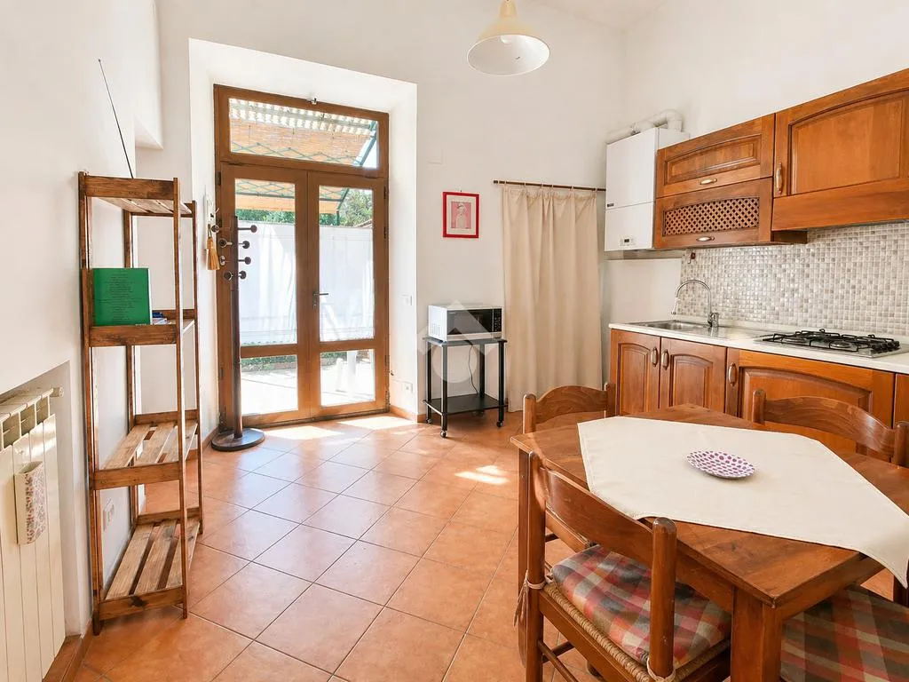 Salle à manger - Characterful 2-Bedroom Flat with Garden in Florence