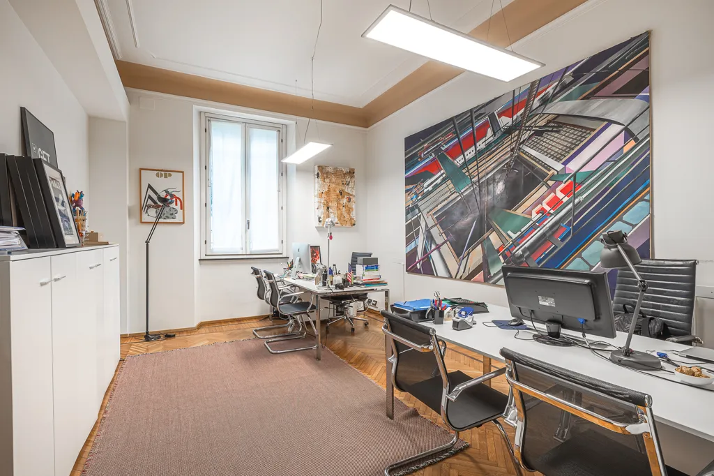 Kabinet - Office with Conversion Potential in Milan