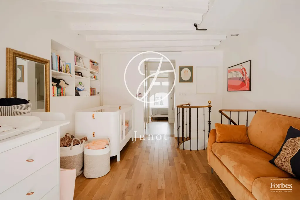 Soggiorno - Renovated Duplex with High Ceilings in Paris 75007