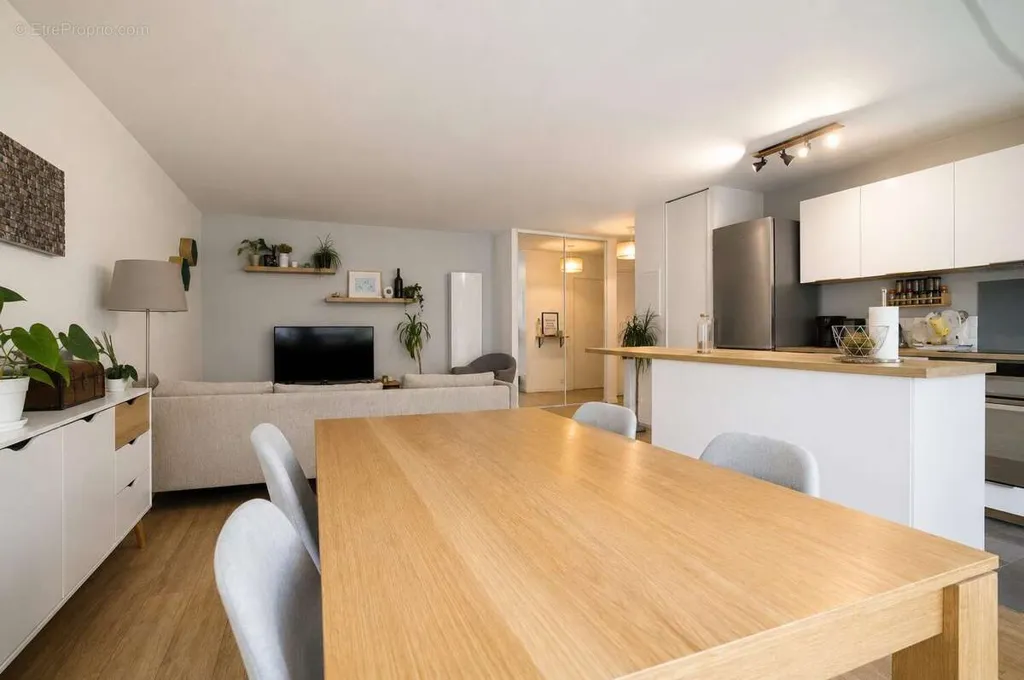 Salle à manger - Appartement Rénové avec Balcon à Nogent-Sur-Marne