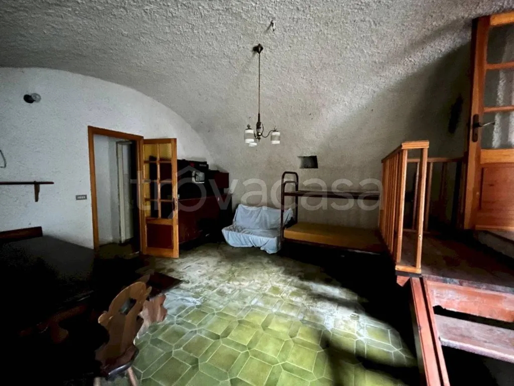 Elutuba - Rustic House with Garden in Frassino