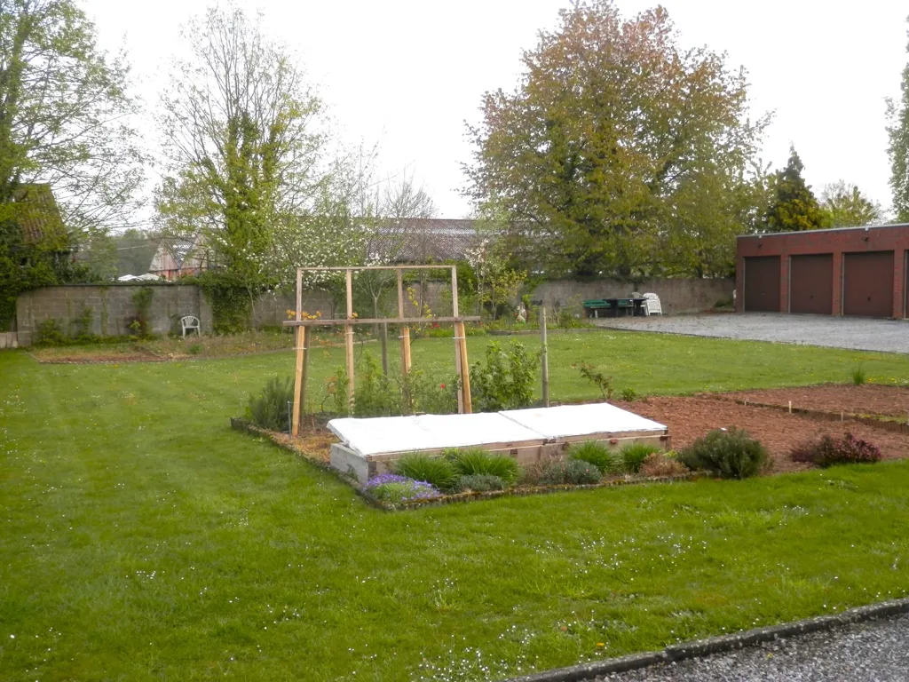 Jardin - Appartement 2 Chambres avec Balcon à Eghezée