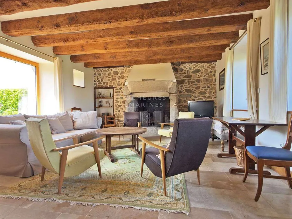 Séjour - Maison de Caractère avec Jardin à Plougrescant
