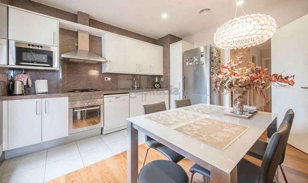 Köök - Luxury Flat with Sea View in Sant Just Desvern